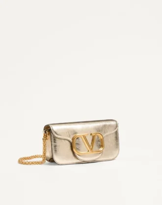 Kleine Valentino Garavani Locò Schultertasche aus metallischem Kalbsleder