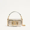 Kleine Valentino Garavani Locò Schultertasche aus metallischem Kalbsleder Kleine Valentino Garavani Locò Schultertasche aus metallischem Kalbsleder