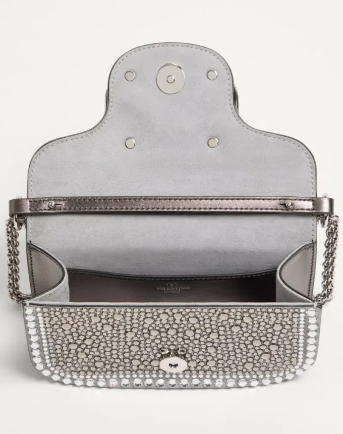 Kleine Valentino Garavani Locò Schultertasche mit Strasssteinen Kleine Valentino Garavani Locò Schultertasche mit Strasssteinen