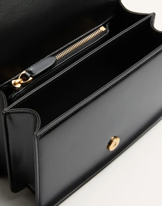 Kleine Valentino Garavani Vain Schultertasche aus glänzendem Kalbsleder Kleine Valentino Garavani Vain Schultertasche aus glänzendem Kalbsleder