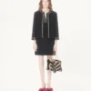 Kurzes Kleid aus besticktem Canestrello-Tweed Kurzes Kleid aus besticktem Canestrello-Tweed