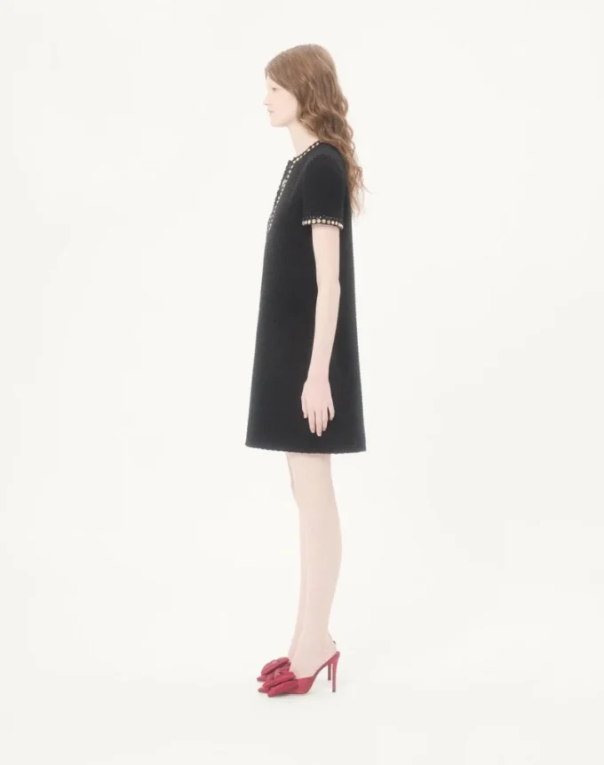Kurzes Kleid aus besticktem Canestrello-Tweed Kurzes Kleid aus besticktem Canestrello-Tweed