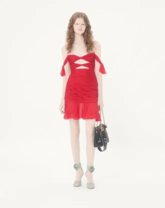 Kurzes Kleid aus Chiffon Kurzes Kleid aus Chiffon