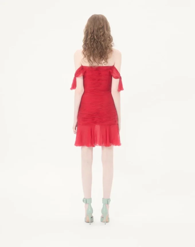 Kurzes Kleid aus Chiffon Kurzes Kleid aus Chiffon