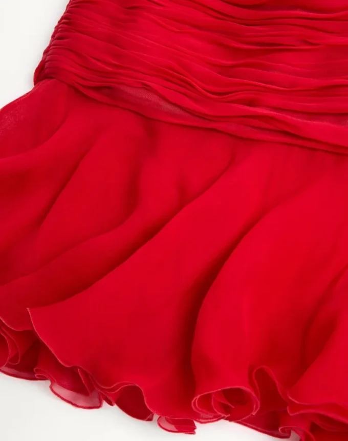 Kurzes Kleid aus Chiffon Kurzes Kleid aus Chiffon