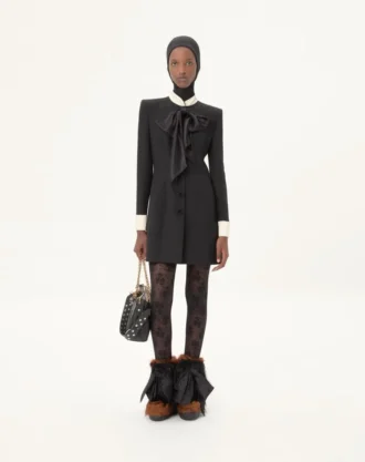 Kurzes Kleid aus Crêpe Couture