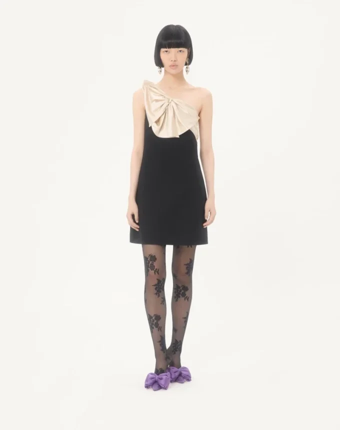 Kurzes Kleid aus Crêpe Couture Kurzes Kleid aus Crêpe Couture