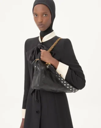 Kurzes Kleid aus Crêpe Couture