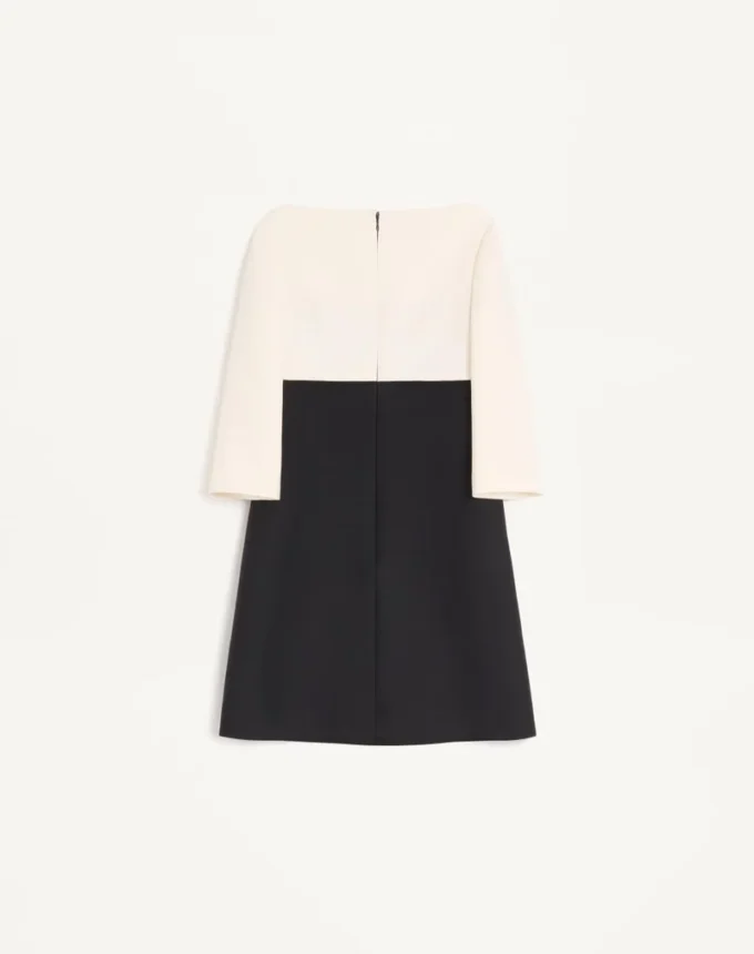 Kurzes Kleid aus Crêpe Couture Kurzes Kleid aus Crêpe Couture