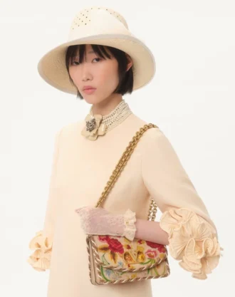 Kurzes Kleid aus Crêpe Couture