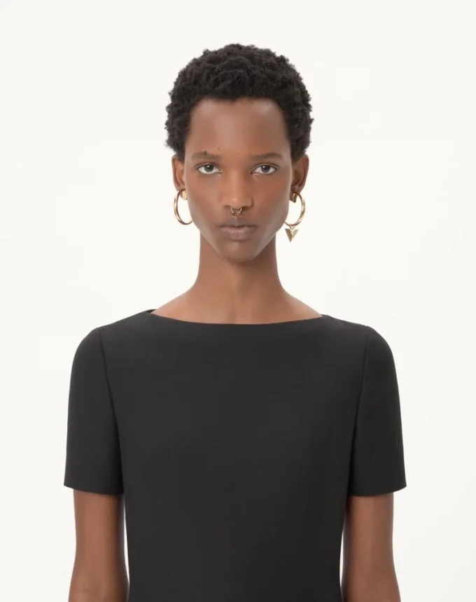 Kurzes Kleid aus Crêpe Couture Kurzes Kleid aus Crêpe Couture