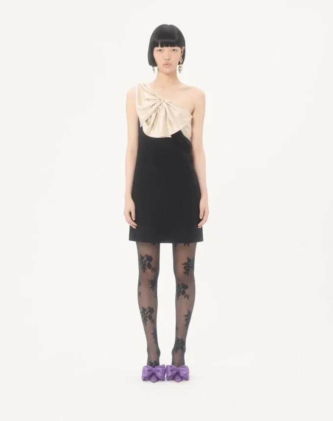 Kurzes Kleid aus Crêpe Couture Kurzes Kleid aus Crêpe Couture