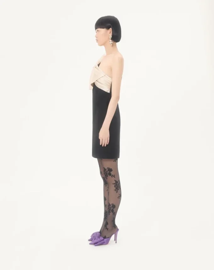 Kurzes Kleid aus Crêpe Couture Kurzes Kleid aus Crêpe Couture