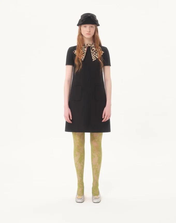 Kurzes Kleid aus Crêpe Couture Kurzes Kleid aus Crêpe Couture