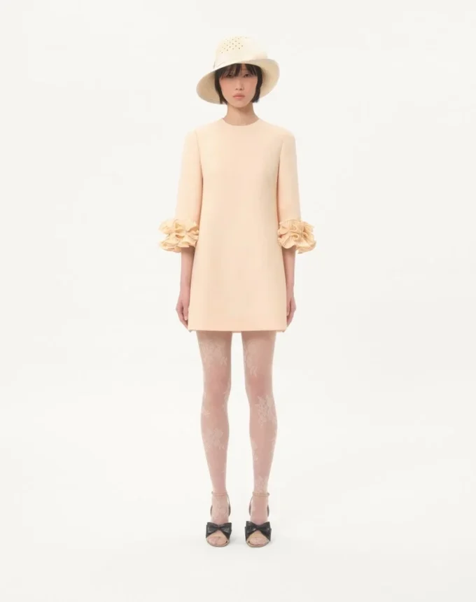 Kurzes Kleid aus Crêpe Couture Kurzes Kleid aus Crêpe Couture