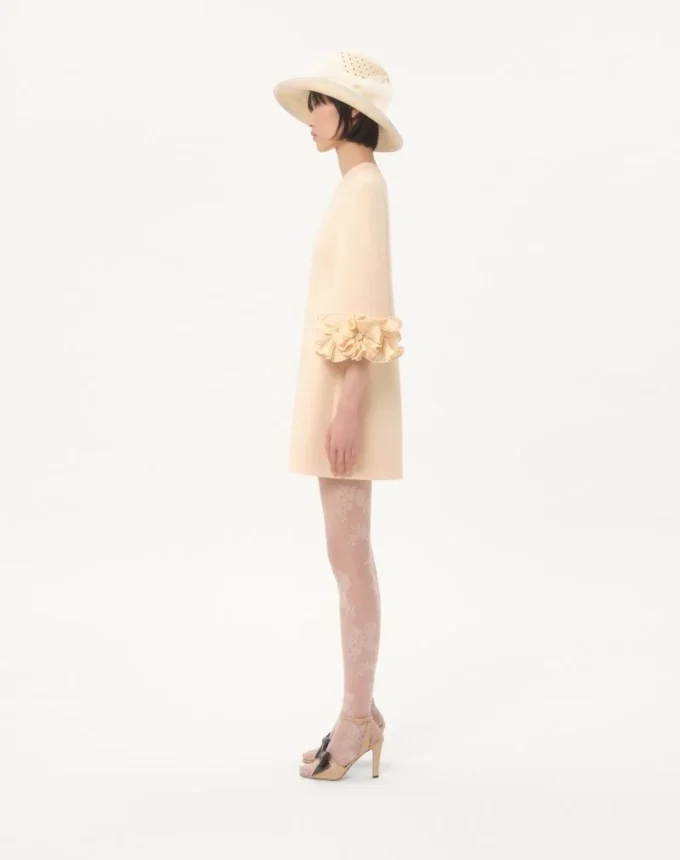 Kurzes Kleid aus Crêpe Couture Kurzes Kleid aus Crêpe Couture