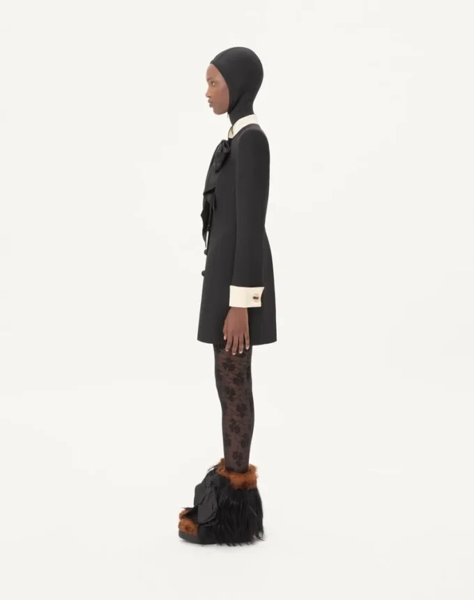 Kurzes Kleid aus Crêpe Couture Kurzes Kleid aus Crêpe Couture