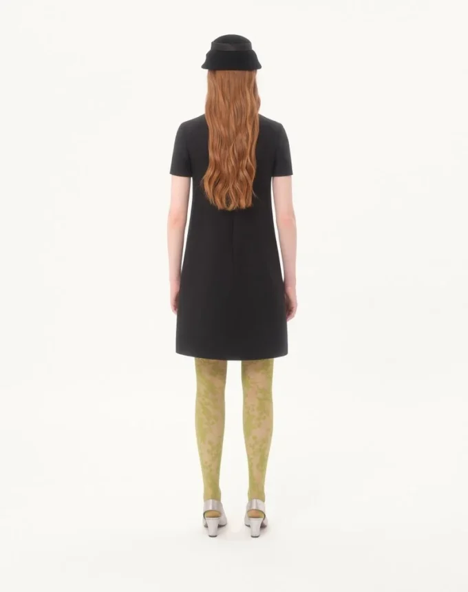 Kurzes Kleid aus Crêpe Couture Kurzes Kleid aus Crêpe Couture