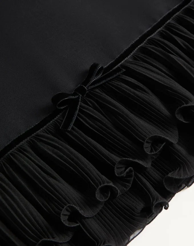 Kurzes Kleid aus Crêpe Couture Kurzes Kleid aus Crêpe Couture