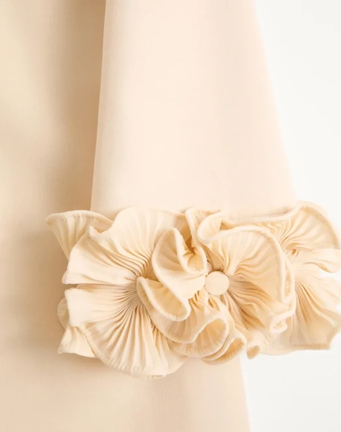 Kurzes Kleid aus Crêpe Couture Kurzes Kleid aus Crêpe Couture