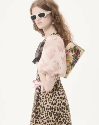 Kurzes Kleid aus Crêpe Couture mit Animalier-Print Kurzes Kleid aus Crêpe Couture mit Animalier-Print