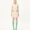 Kurzes Kleid aus einfarbigem Wolltweed Kurzes Kleid aus einfarbigem Wolltweed