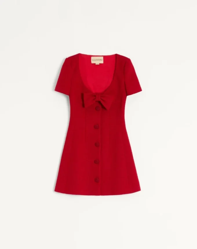 Kurzes Kleid aus einfarbigem Wolltweed Kurzes Kleid aus einfarbigem Wolltweed