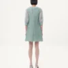 Kurzes Kleid aus schwerer Spitze Kurzes Kleid aus schwerer Spitze