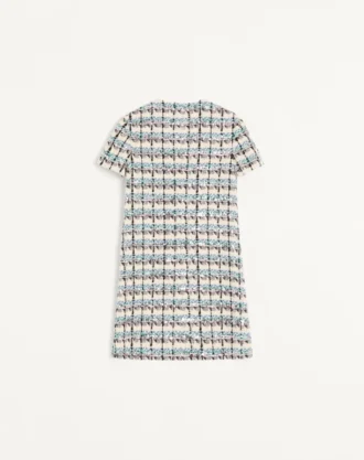 KURZES KLEID AUS TWEED MIT PAILLETTENSTICKEREI