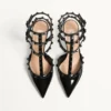 Lack-Rockstud-Pumps mit passenden Riemen und Nieten 65 mm