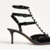 Lack-Rockstud-Pumps mit passenden Riemen und Nieten 65 mm