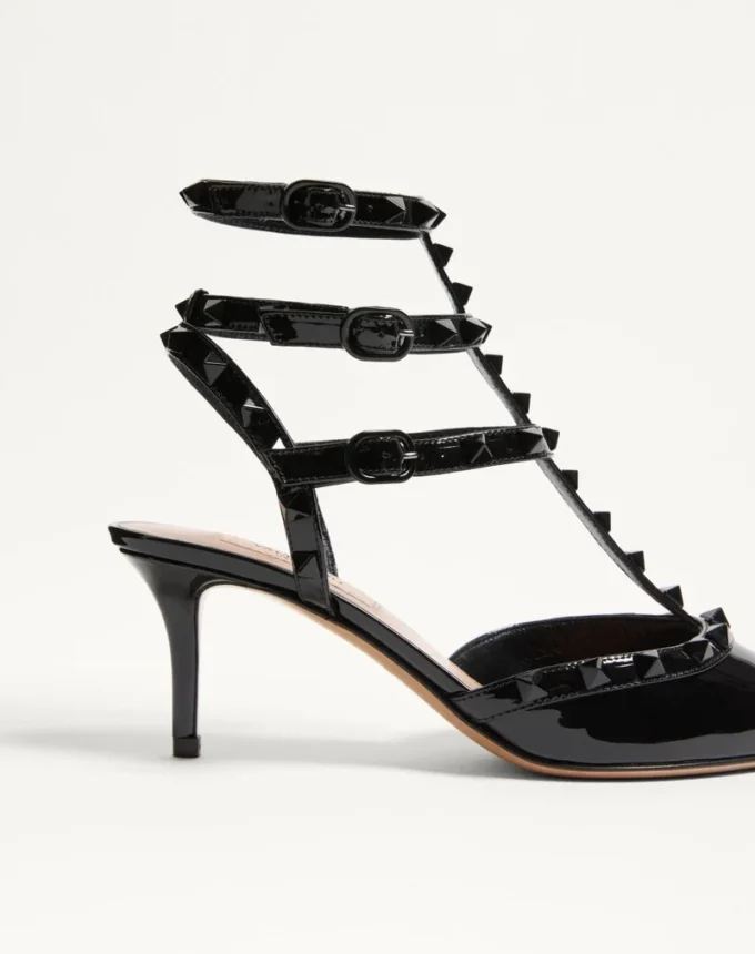 Lack-Rockstud-Pumps mit passenden Riemen und Nieten 65 mm