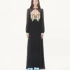 Langes Kleid aus besticktem Georgette Langes Kleid aus besticktem Georgette