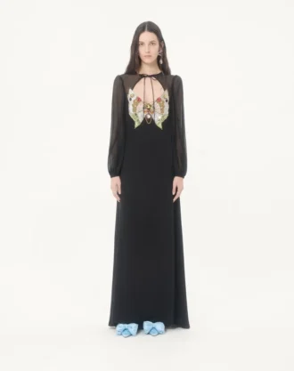 Langes Kleid aus besticktem Georgette