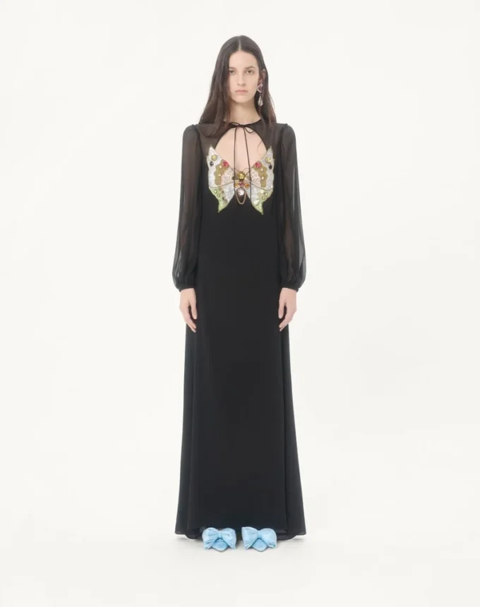 Langes Kleid aus besticktem Georgette Langes Kleid aus besticktem Georgette