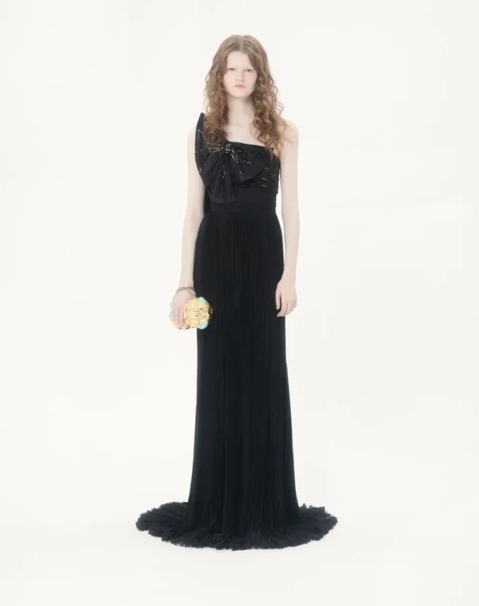 LANGES KLEID AUS BESTICKTEM LEICHTEM GEORGETTE LANGES KLEID AUS BESTICKTEM LEICHTEM GEORGETTE