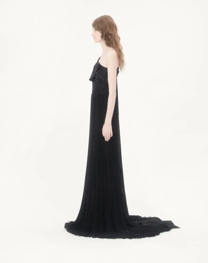LANGES KLEID AUS BESTICKTEM LEICHTEM GEORGETTE LANGES KLEID AUS BESTICKTEM LEICHTEM GEORGETTE