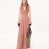 Langes Kleid aus leichtem Georgette Langes Kleid aus leichtem Georgette