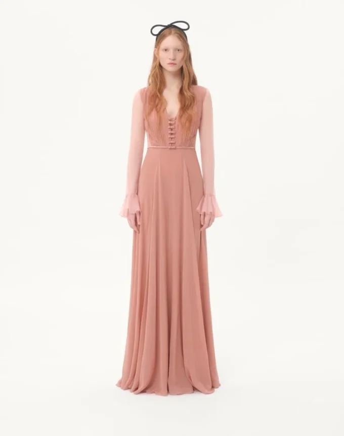 Langes Kleid aus leichtem Georgette Langes Kleid aus leichtem Georgette