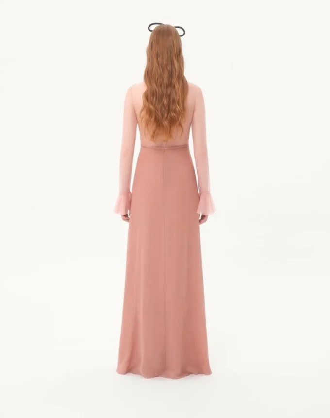 Langes Kleid aus leichtem Georgette Langes Kleid aus leichtem Georgette