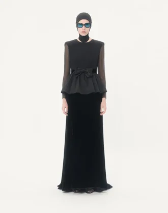 Langes Kleid aus Sablé-Samt