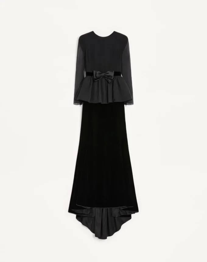 Langes Kleid aus Sablé-Samt Langes Kleid aus Sablé-Samt