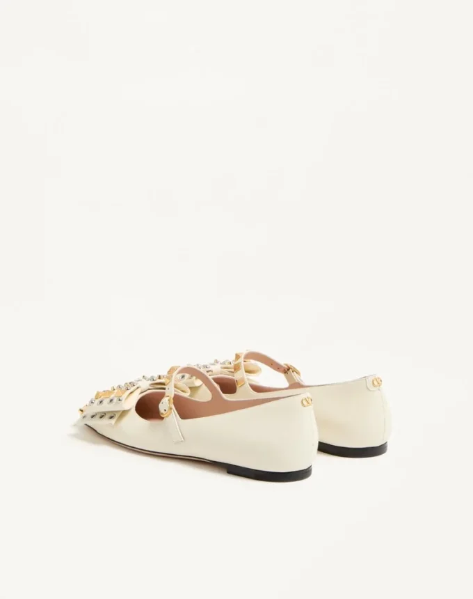 Mary-Jane Bowow Ballerina aus Zickleinleder mit Nieten Mary-Jane Bowow Ballerina aus Zickleinleder mit Nieten