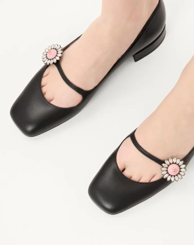 Mary-Jane Preshoes Ballerina aus Zickleinleder mit Schmuckknopf 20 mm Mary-Jane Preshoes Ballerina aus Zickleinleder mit Schmuckknopf 20 mm