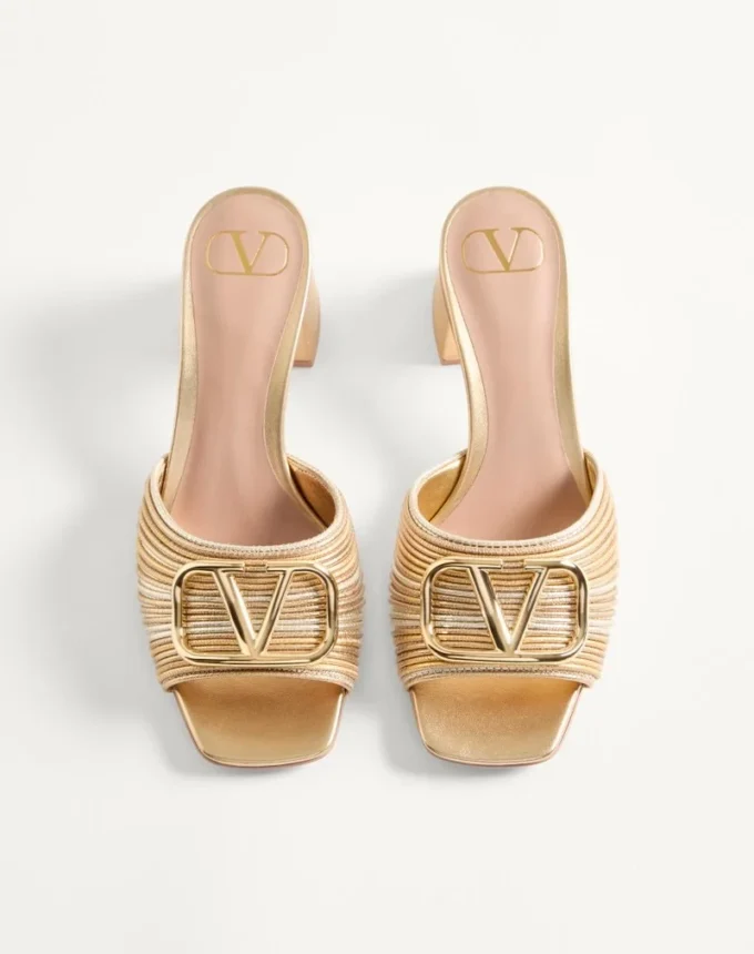 Metallic-Vlogo-Signature-Sandale mit Cornely-Stickerei, 60 mm Metallic-Vlogo-Signature-Sandale mit Cornely-Stickerei, 60 mm