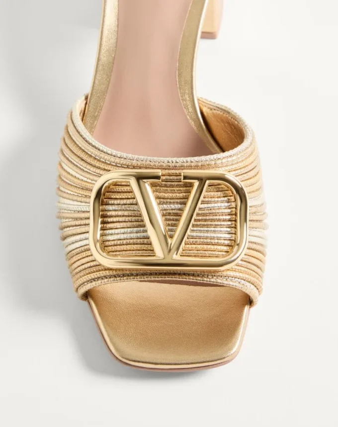 Metallic-Vlogo-Signature-Sandale mit Cornely-Stickerei, 60 mm Metallic-Vlogo-Signature-Sandale mit Cornely-Stickerei, 60 mm