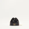 Mini-Beuteltasche aus Nappaleder mit Vlogo-Signaturkette Mini-Beuteltasche aus Nappaleder mit Vlogo-Signaturkette