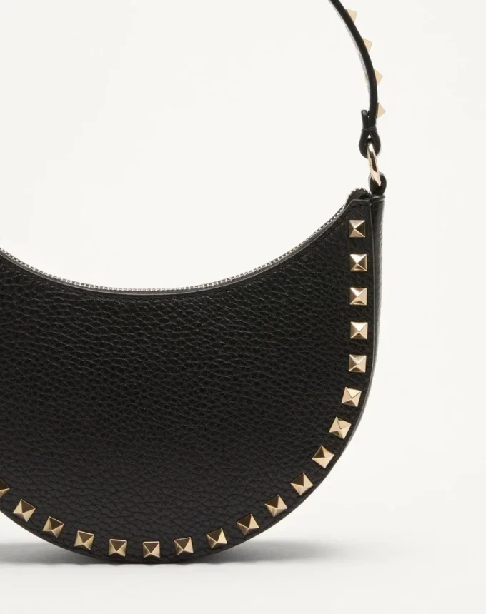Mini Rockstud Hobo-Tasche aus genarbtem Kalbsleder Mini Rockstud Hobo-Tasche aus genarbtem Kalbsleder