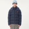 Nylon-Daunenjacke mit Kapuze und VLogo-Patch Nylon-Daunenjacke mit Kapuze und VLogo-Patch