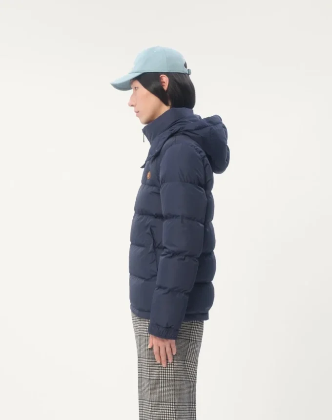 Nylon-Daunenjacke mit Kapuze und VLogo-Patch Nylon-Daunenjacke mit Kapuze und VLogo-Patch